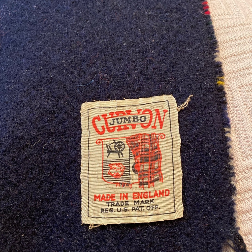 Vintage, Reversible, Baby Stroller/Carriage Blanket
Curvon Jumbo - Picture 5 of 5
